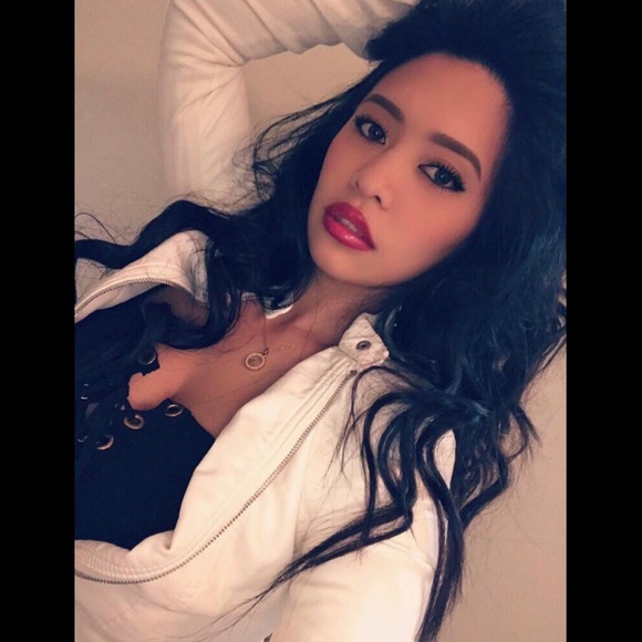 Meet your Posher, Lotus - Picture 3 of 8